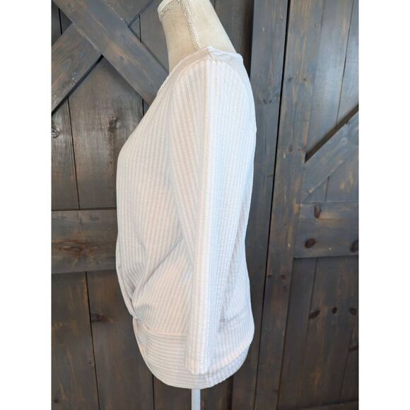 Above and Beyond Shirt Top Blouse Women's Small Half Sleeve Cream - Picture 2 of 8